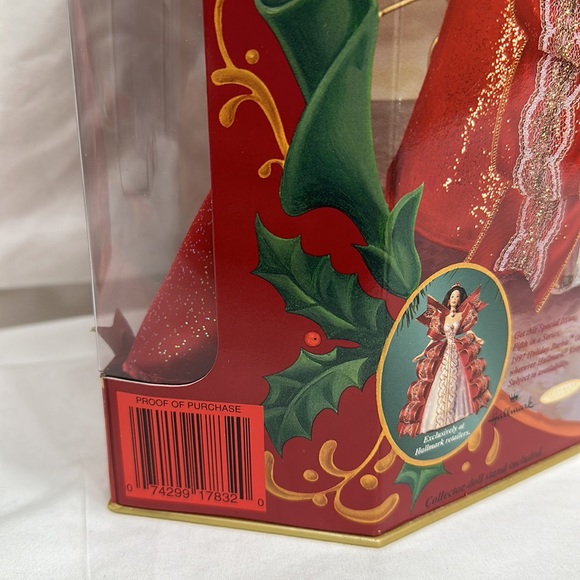 Happy Holidays Barbie - Picture 6 of 9